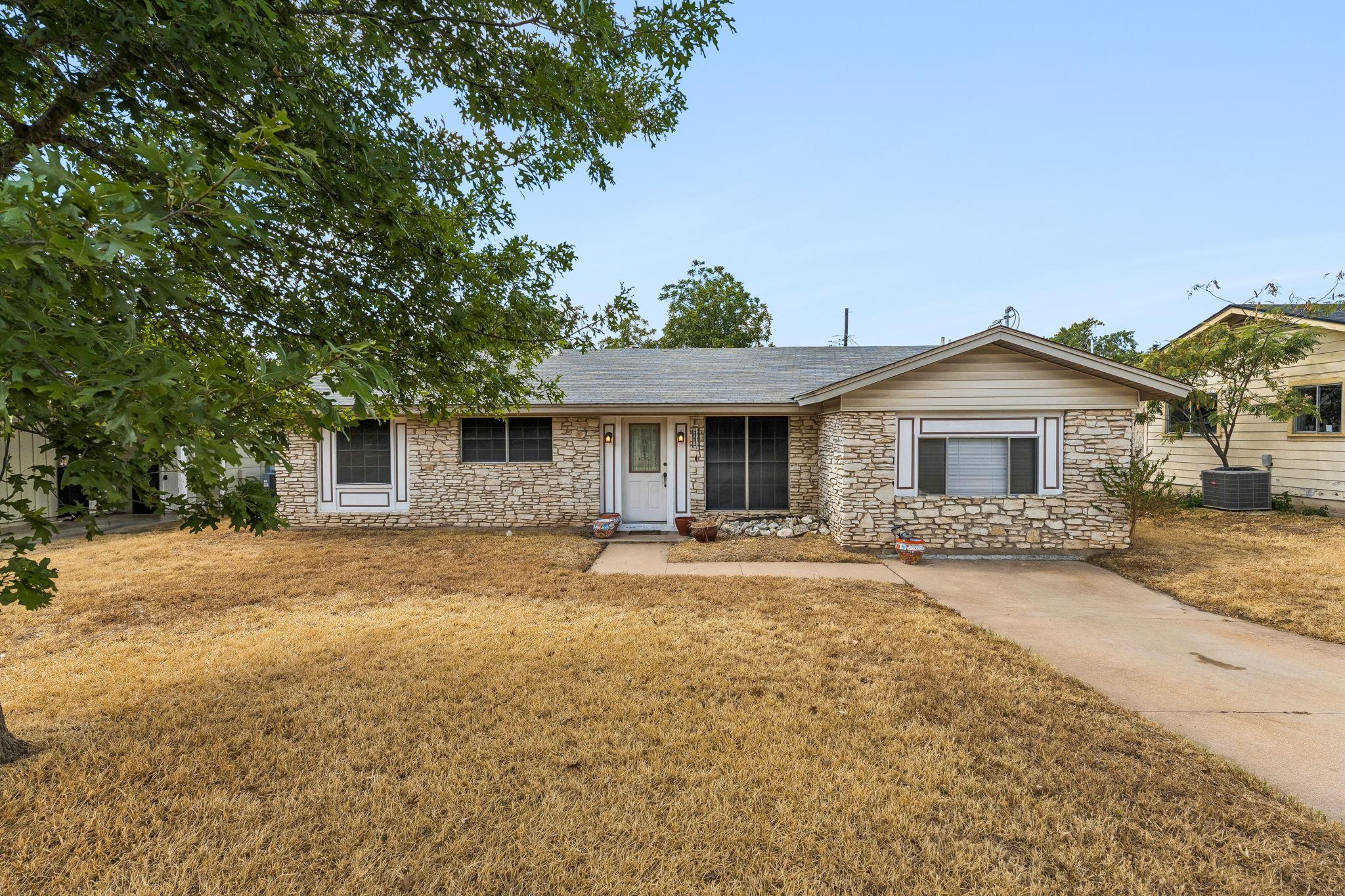 6904 Miranda DR