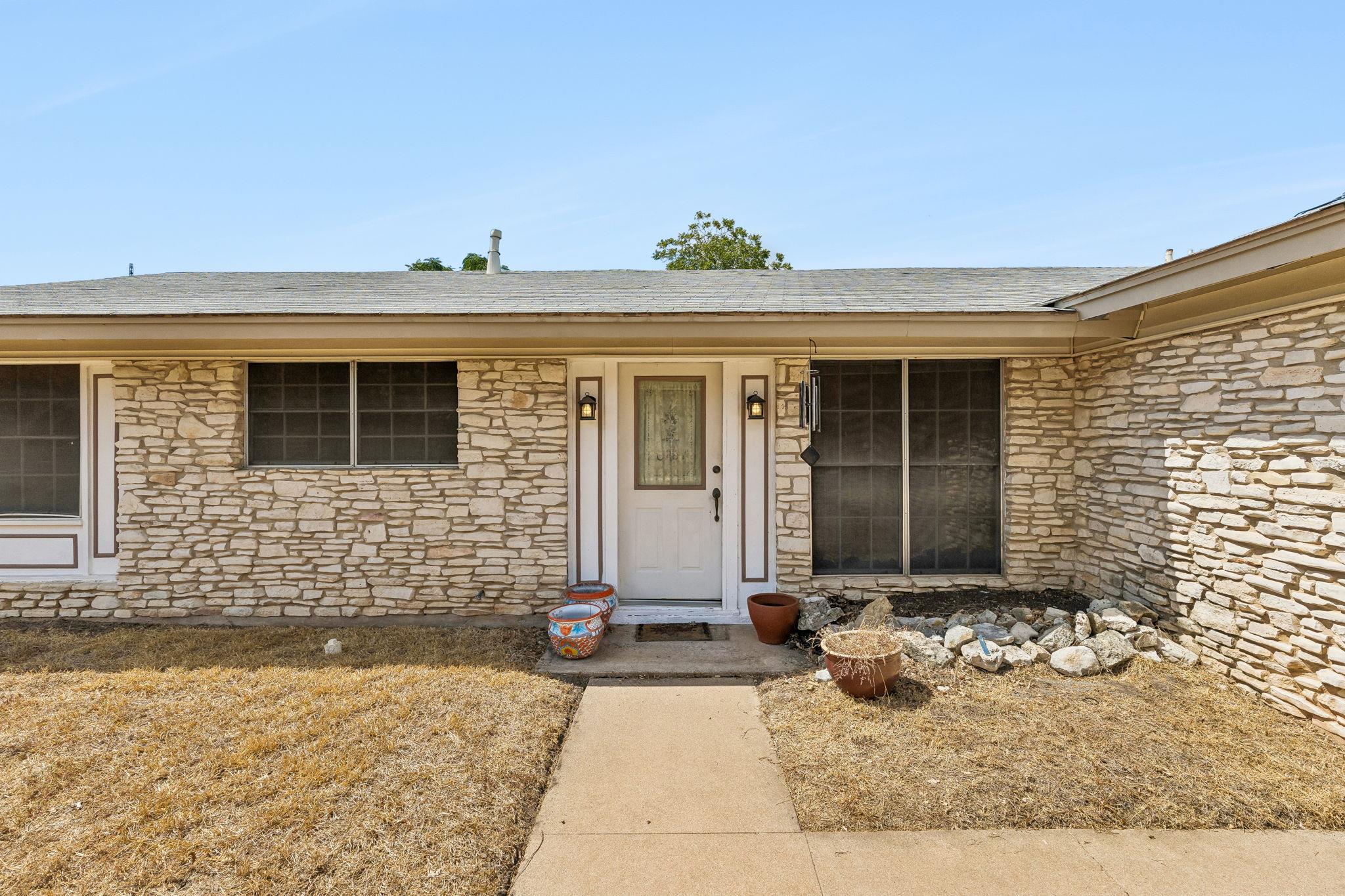 6904 Miranda DR