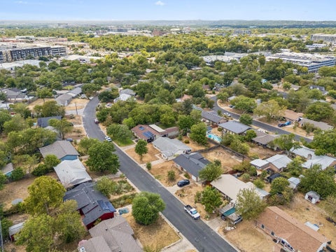 Tiny photo for 6904 Miranda DR, Austin, TX 78752 (MLS # 2505135)