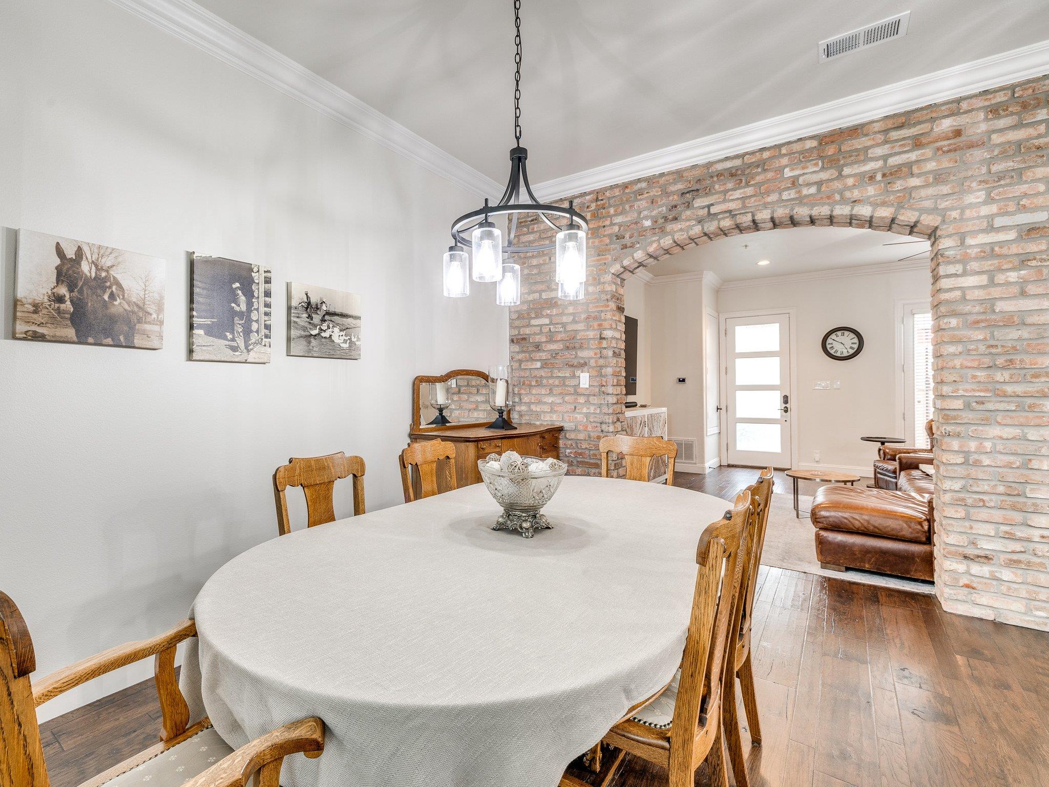 1202 S Flores ST 102