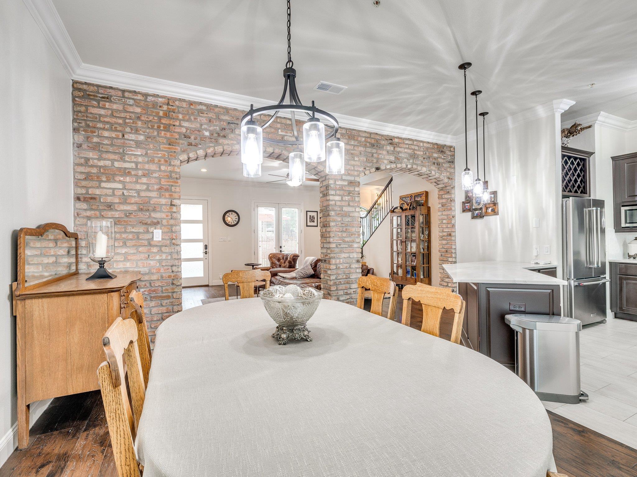 1202 S Flores ST 102