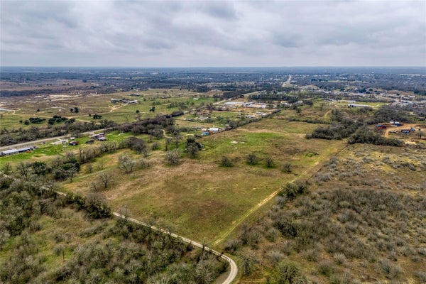 103 ROBIN LN, LULING, TX 78648 - Image ccf8cf3ddeaf1ccf0af6be8c4fdeb756/1928058312