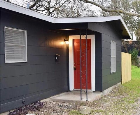 Photo of 607 NELRAY B BLVD #B, Austin, TX 78751 (MLS # 1594088)