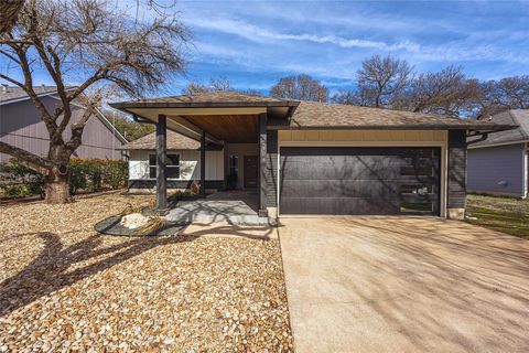 Photo of 2404 Monarch DR, Austin, TX 78748 (MLS # 5745118)