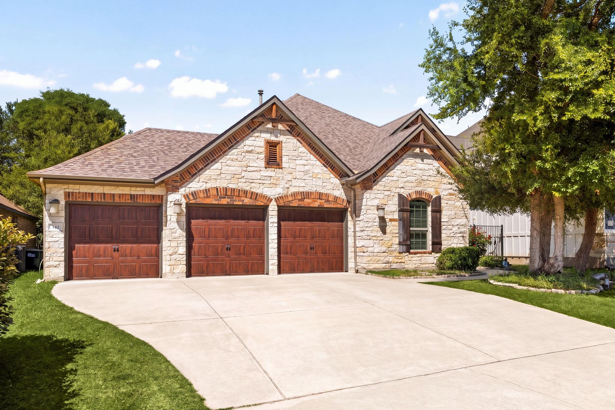 332 Ancient Oak WAY