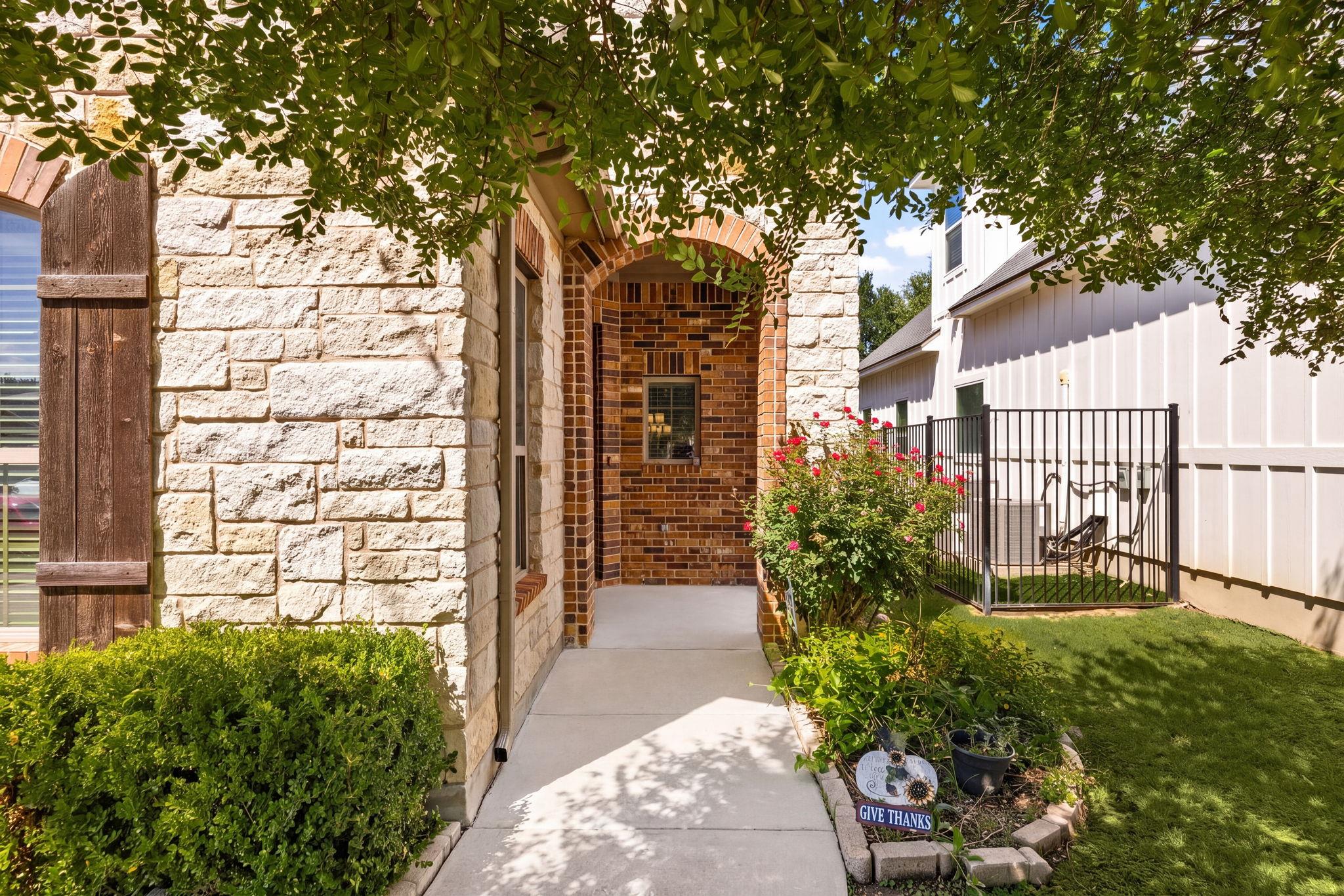 332 Ancient Oak WAY