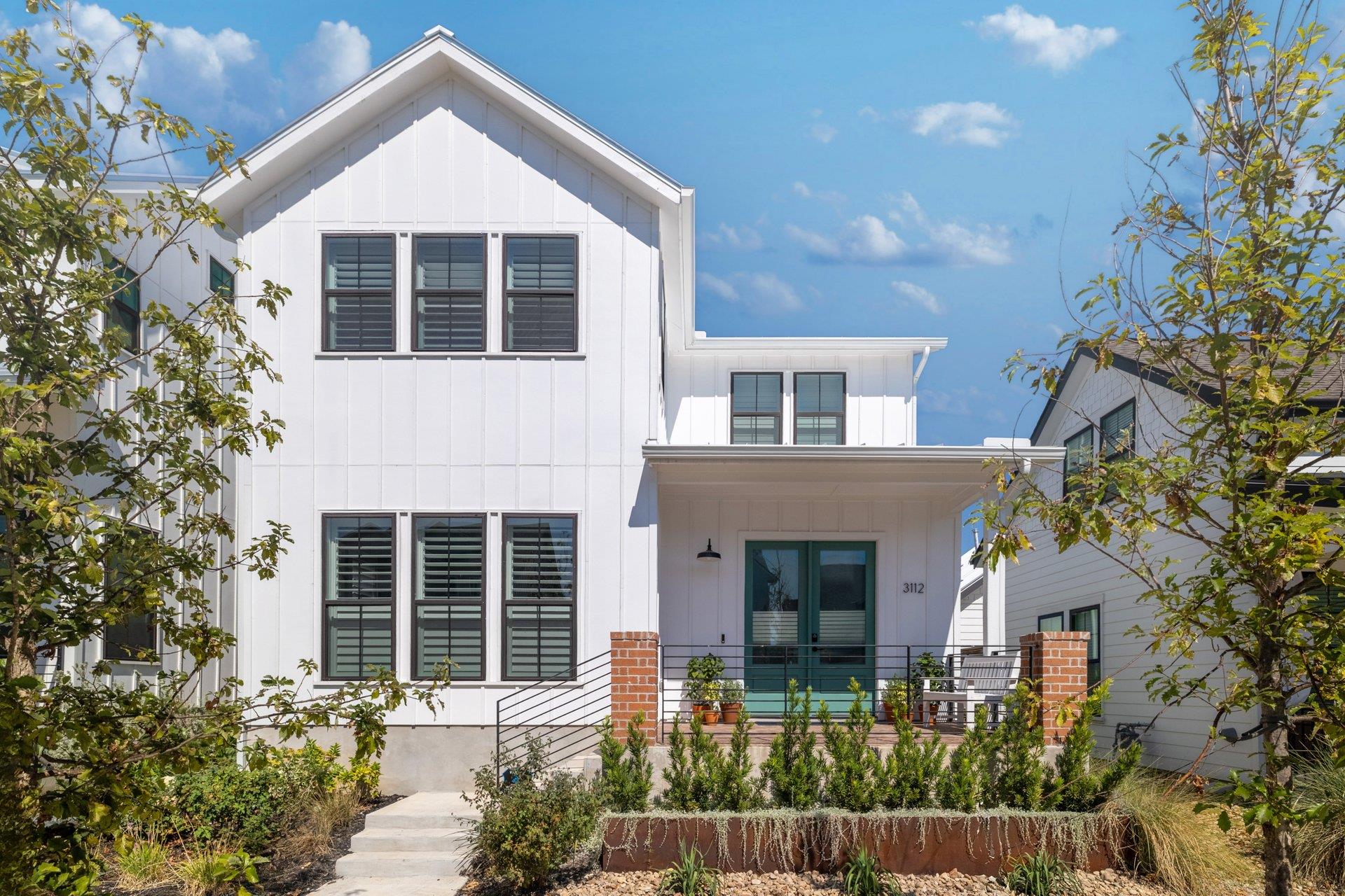3112 Chennault ST