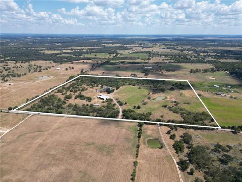 1124 County Road 301 Elgin TX 78621