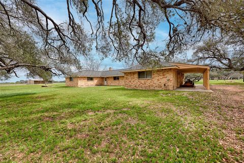 341 County Road 233 RD Hallettsville TX 77964