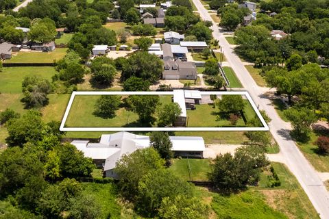Photo of 1840 Pine ST, San Marcos, TX 78666 (MLS # 1499824)