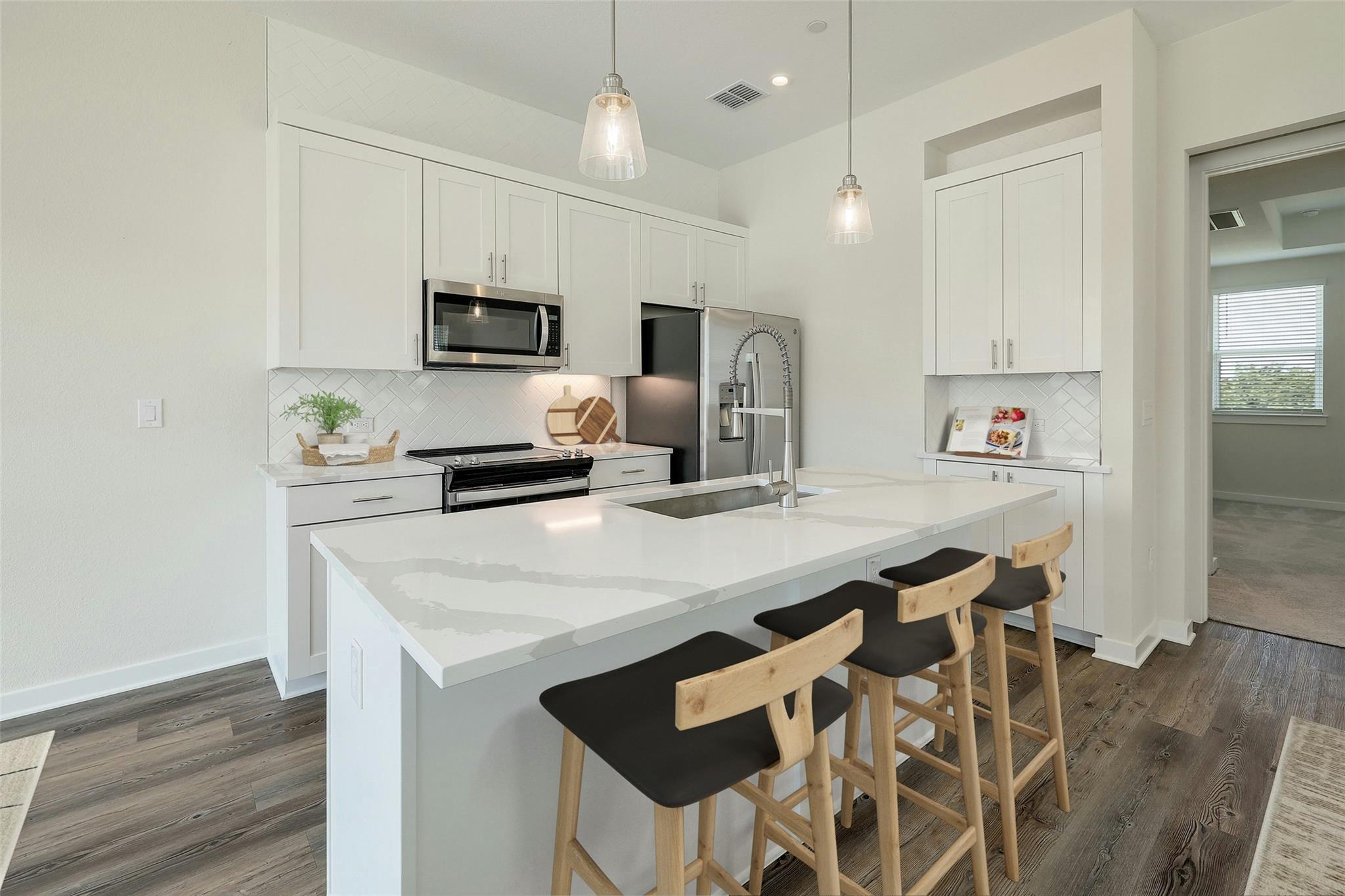 12001 Vista Parke DR 604