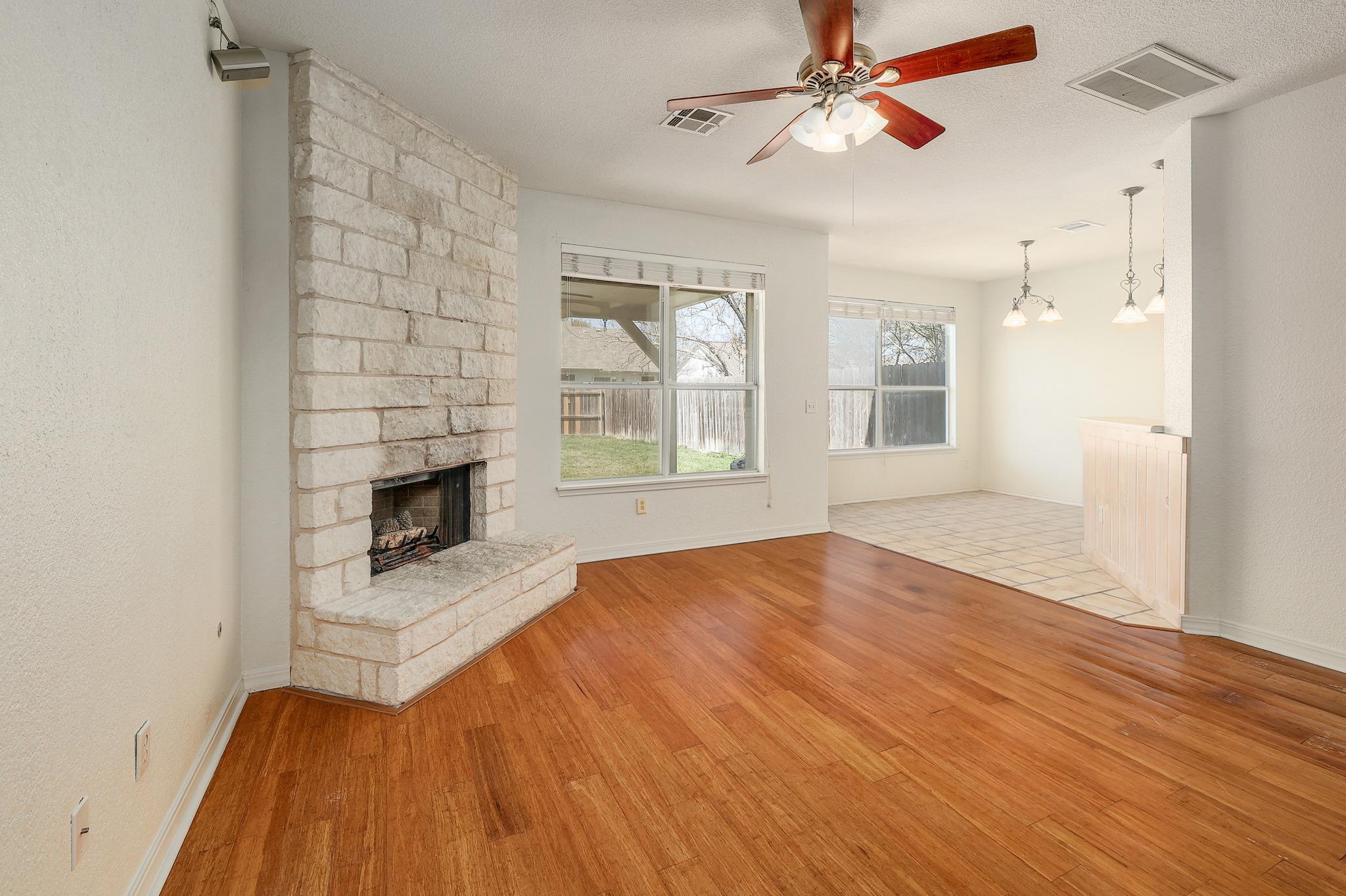 108 Prairie Springs CV