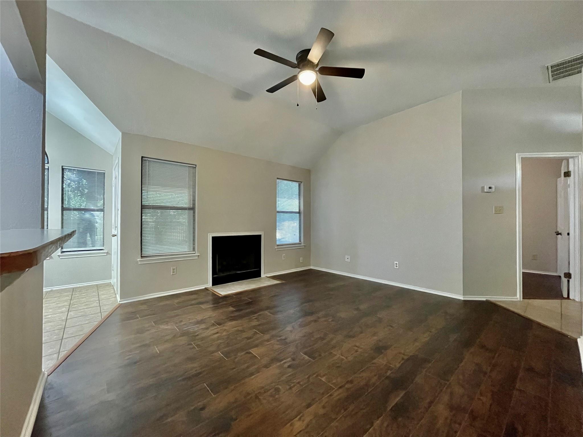 1933 Lisa LN
