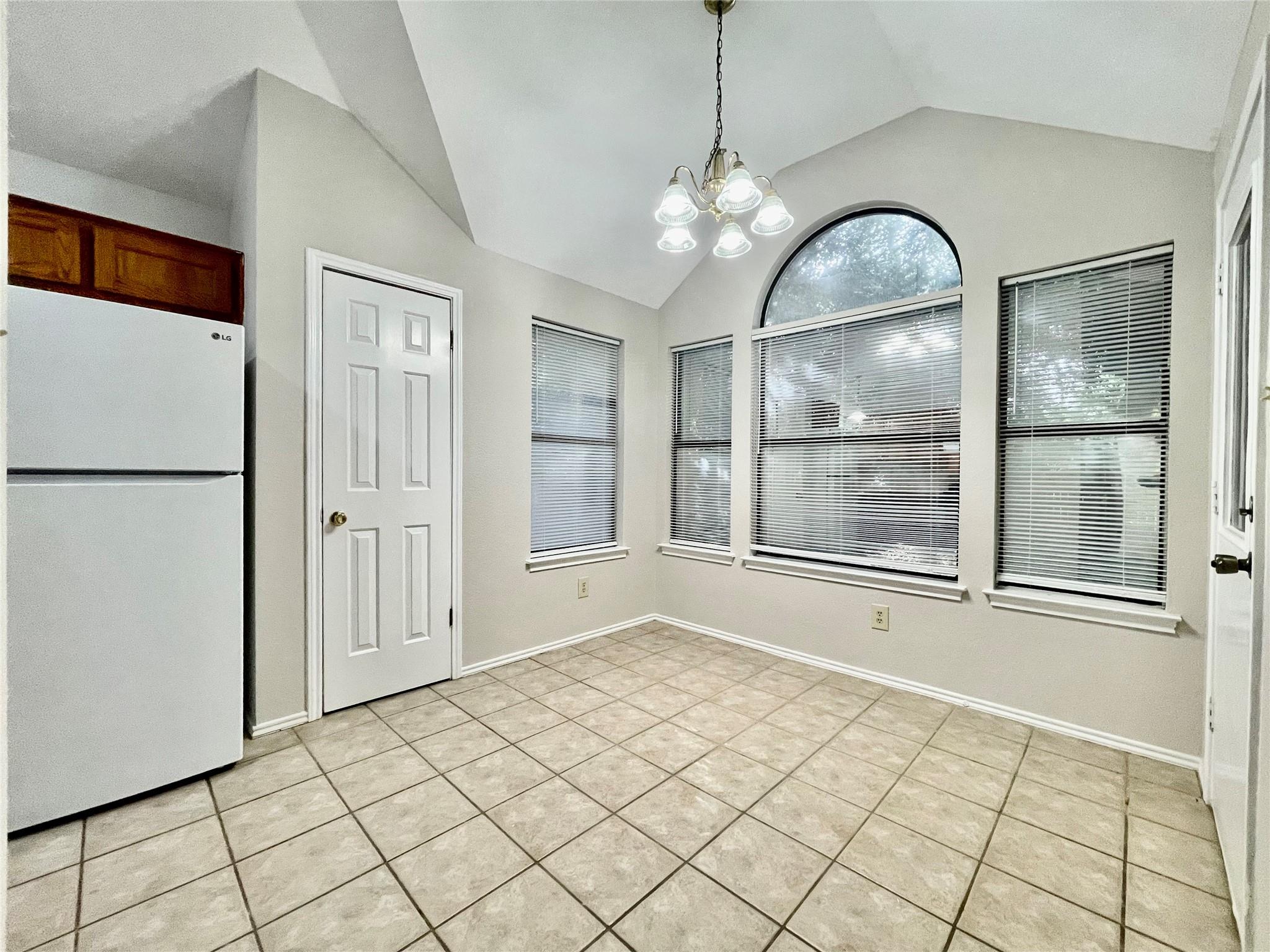 1933 Lisa LN