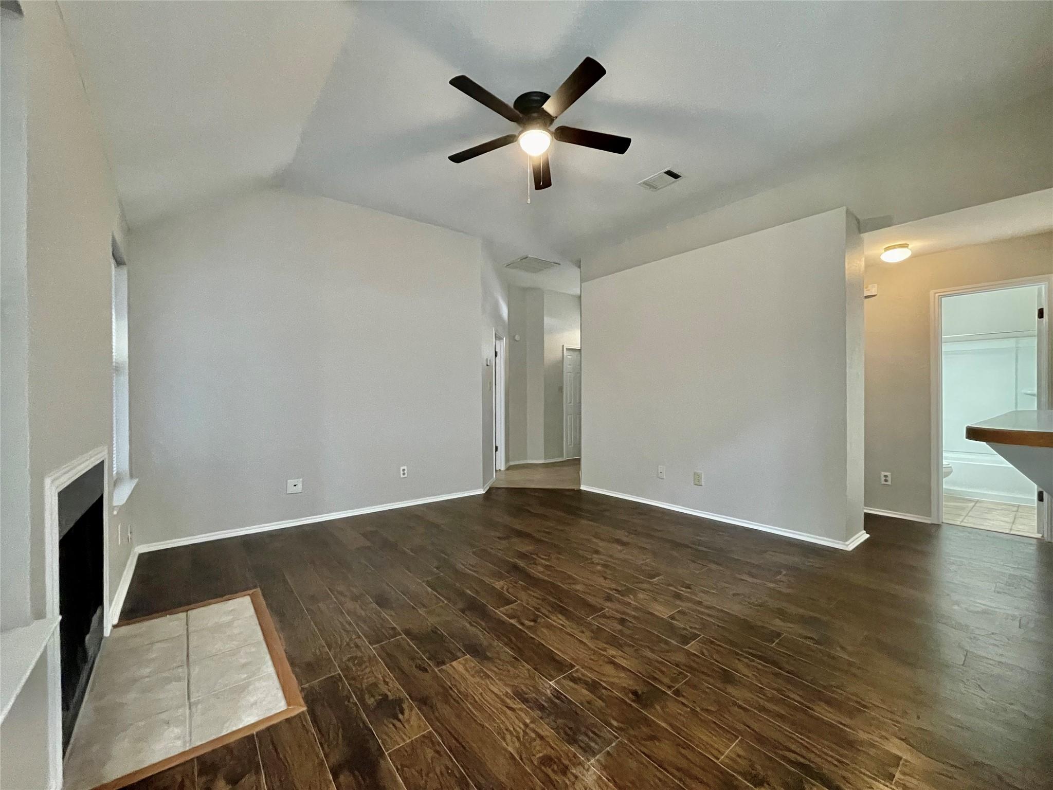 1933 Lisa LN