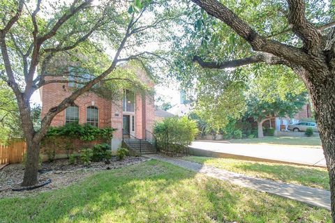 Photo of 5921 Back Bay LN, Austin, TX 78739 (MLS # 7009617)