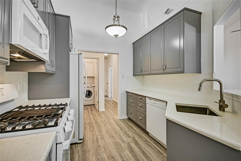 Photo of 6501 Brush Country RD #114, Austin, TX 78749 (MLS # 5645597)