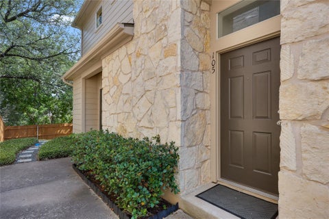 Tiny photo for 7501 Shadowridge Run RUN #105, Austin, TX 78749 (MLS # 9812216)
