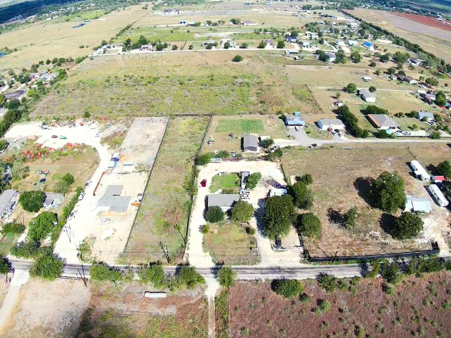 2130 Mathias LN