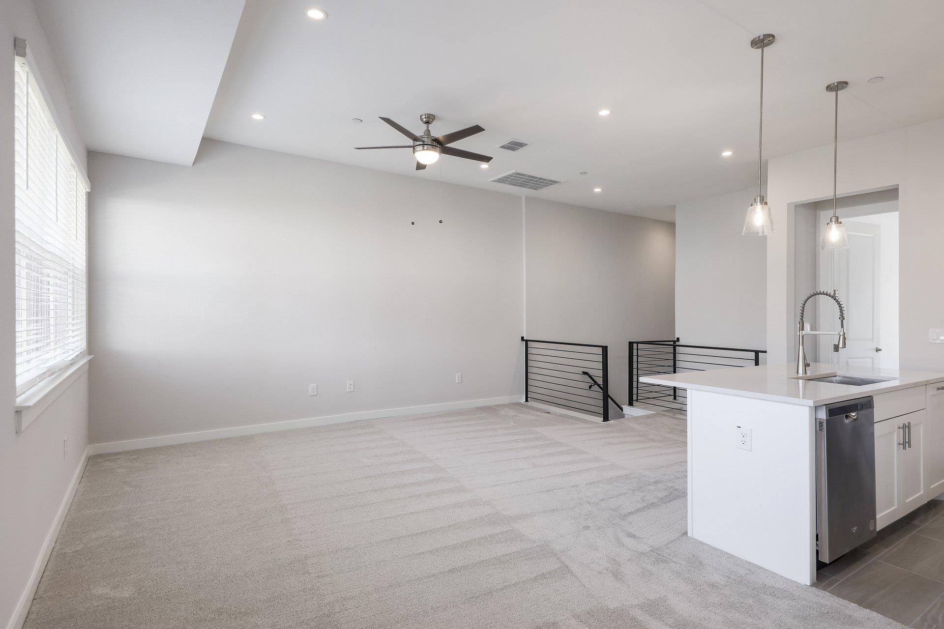 12001 Vista Parke DR 202