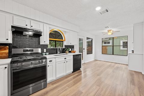 Tiny photo for 811 Silcantu DR, Austin, TX 78748 (MLS # 5606257)