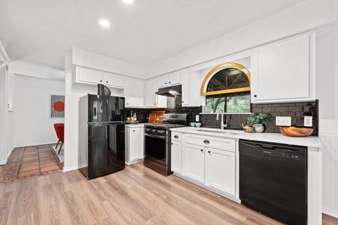 Tiny photo for 811 Silcantu DR, Austin, TX 78748 (MLS # 5606257)