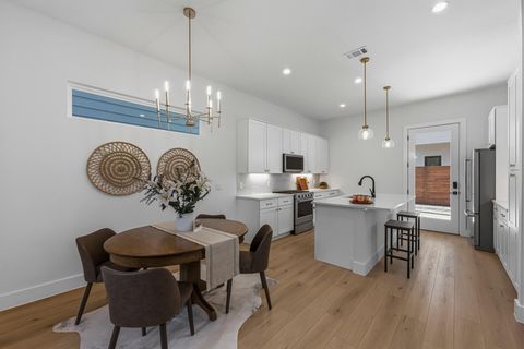 Tiny photo for 909 Calle Limon #1, Austin, TX 78702 (MLS # 7395761)