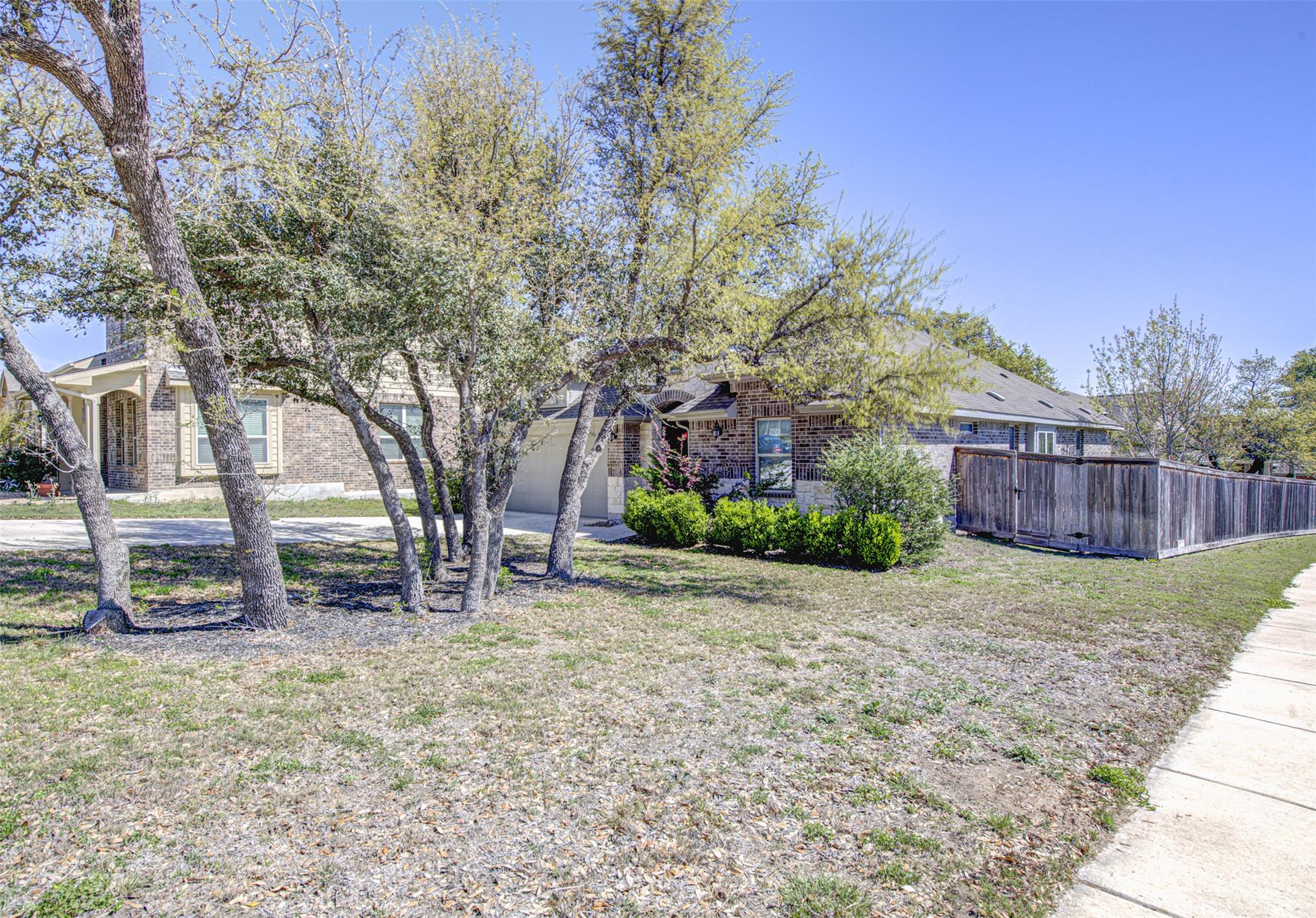 413 Pinnacle View DR