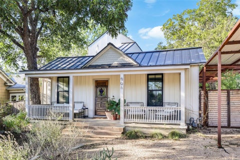 Photo of 906 E 14th ST #A, Austin, TX 78702 (MLS # 5504633)