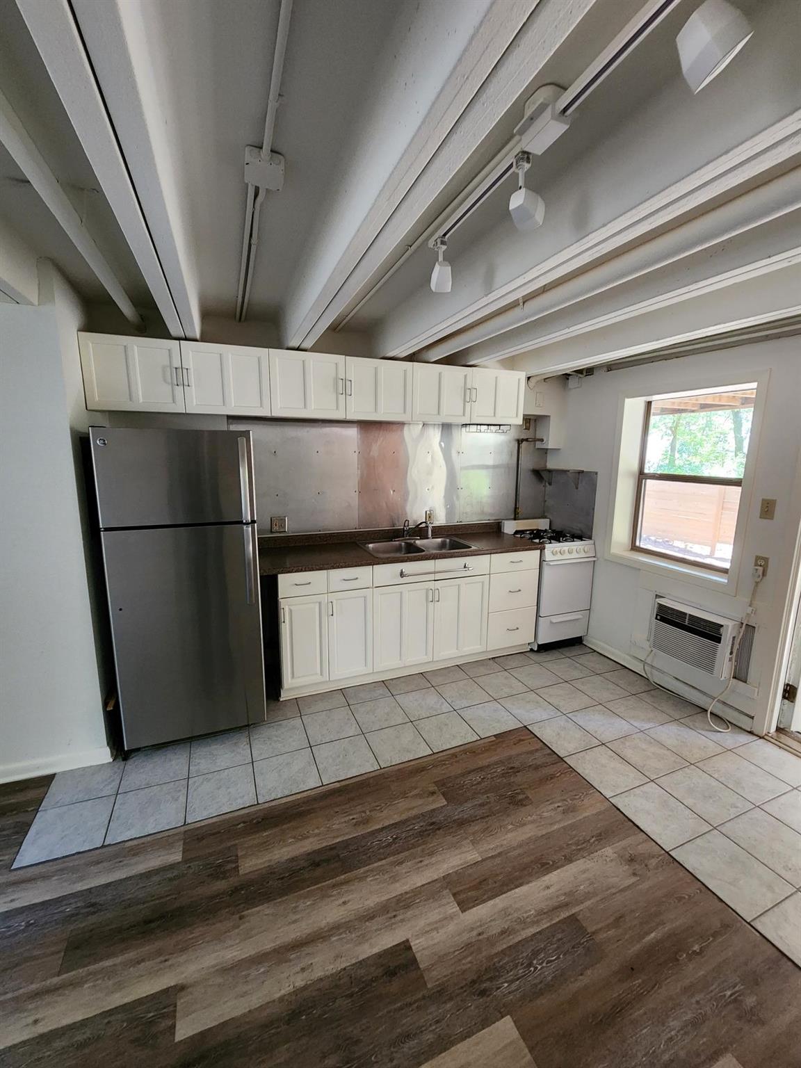 850 Forest View Drive