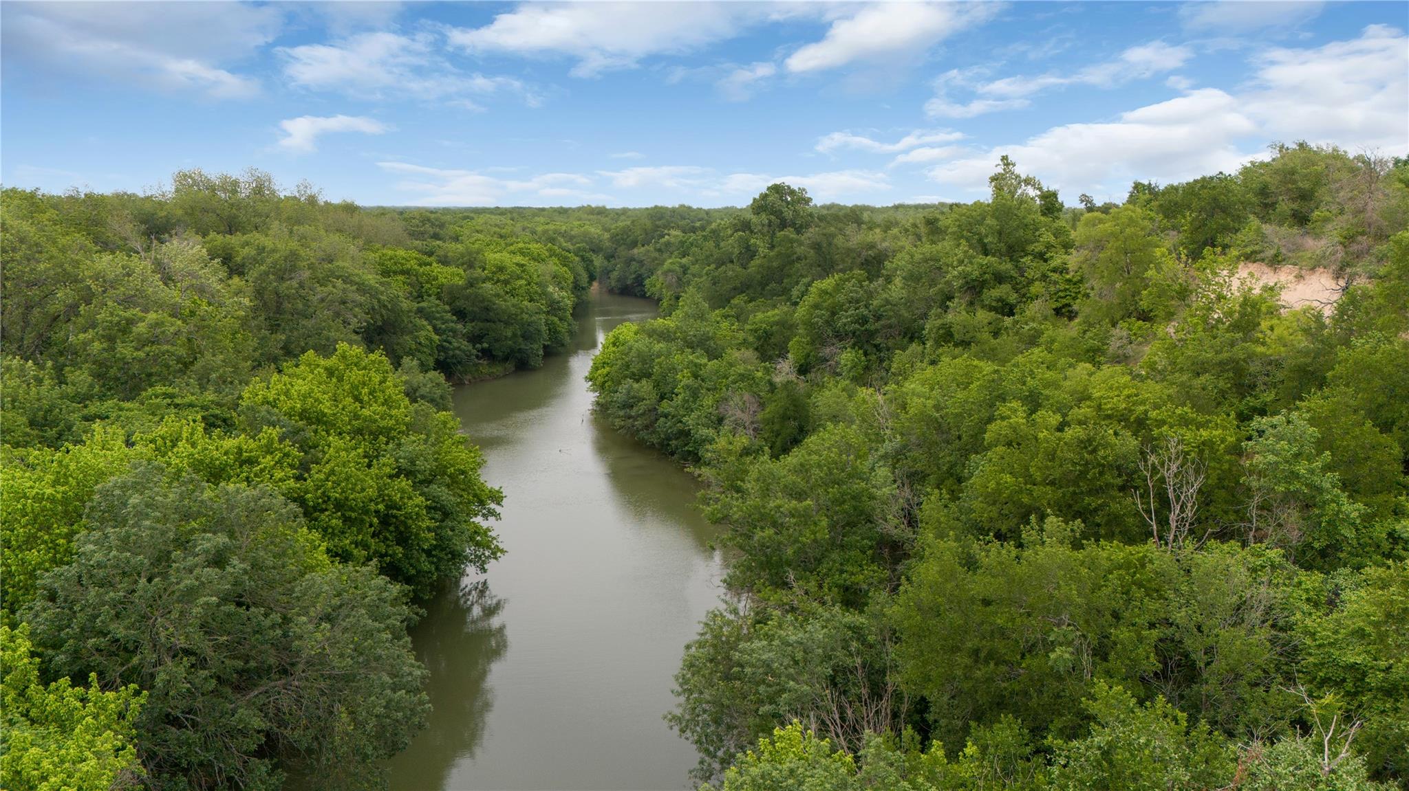 401 Comanche Bluff RD