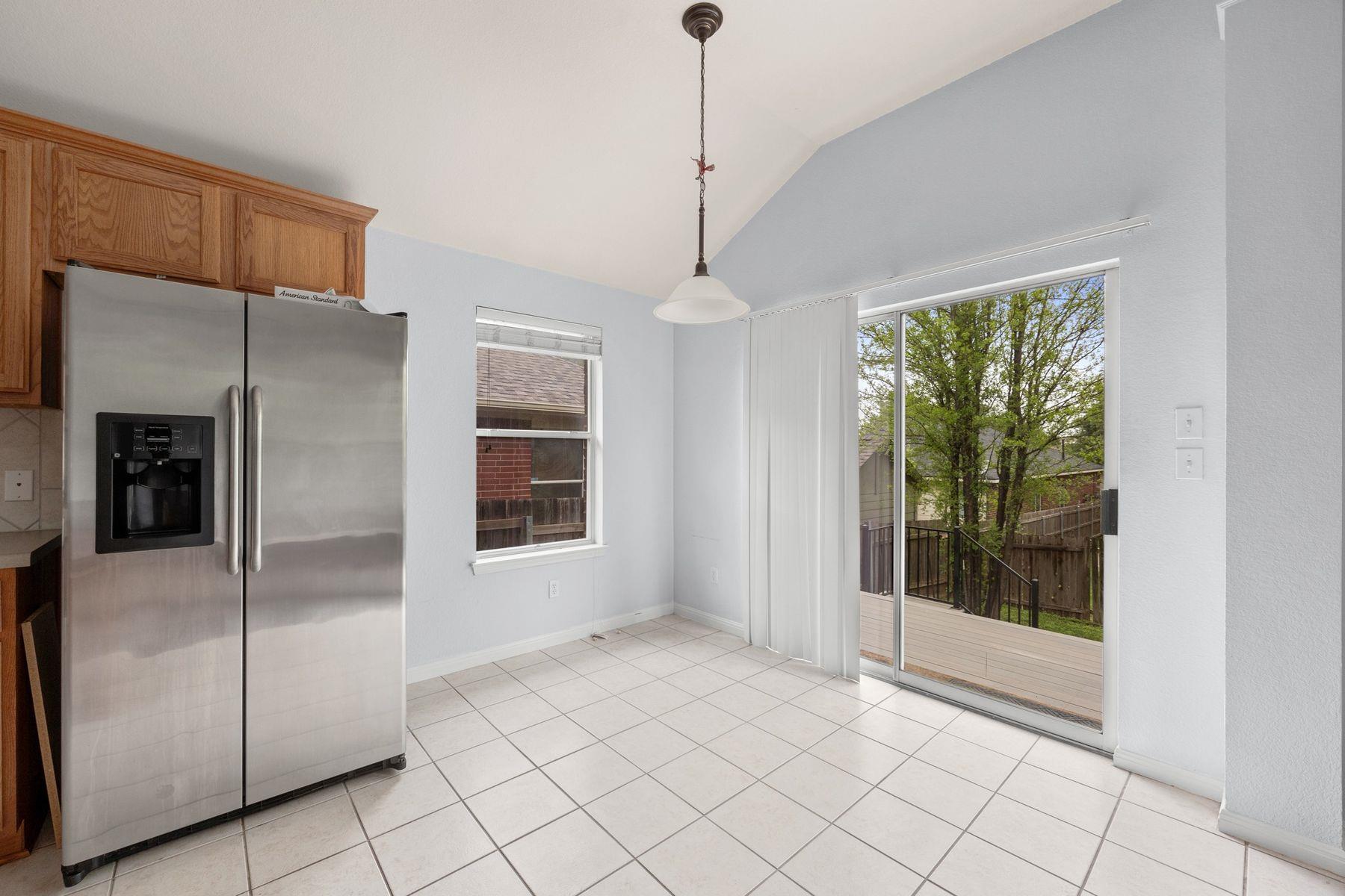 1604 Bush Coat LN