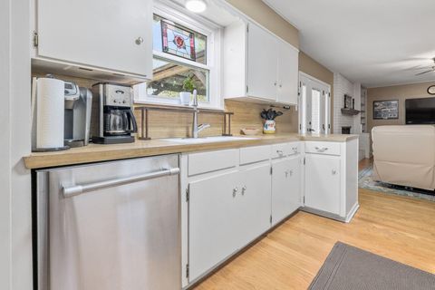 Tiny photo for 3206 Silverleaf DR, Austin, TX 78757 (MLS # 2482121)