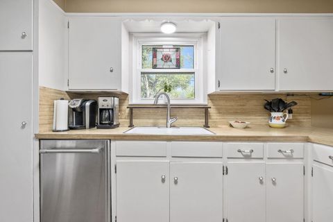 Tiny photo for 3206 Silverleaf DR, Austin, TX 78757 (MLS # 2482121)