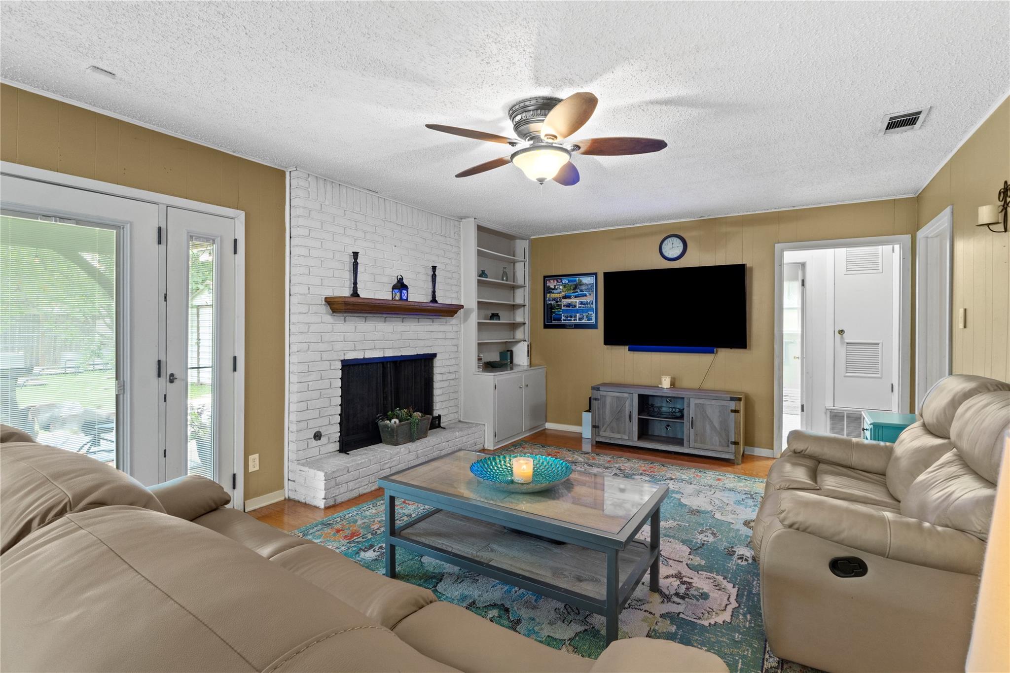 3206 Silverleaf DR