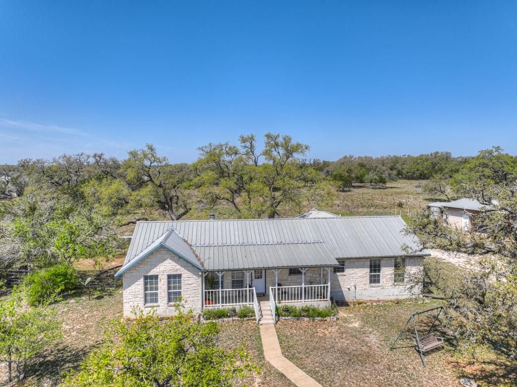 Photo of 309 Oakwood LOOP, San Marcos, TX 78666 (MLS # 7464376)