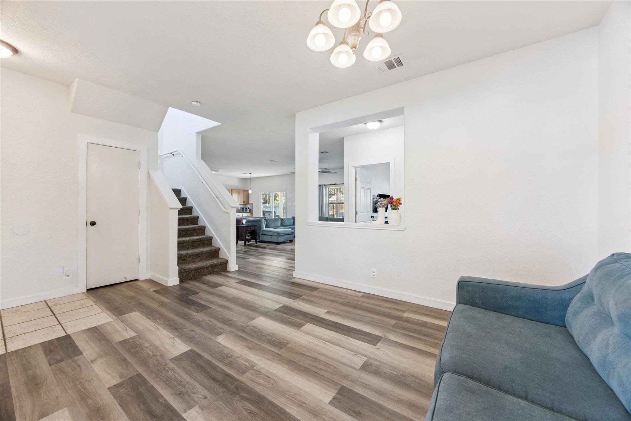 111 Teron DR