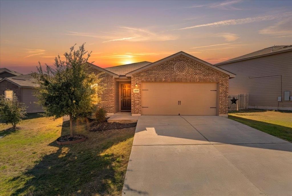 Photo of 4005 Cressler LN #16G, Jarrell, TX 76537 (MLS # 8108211)