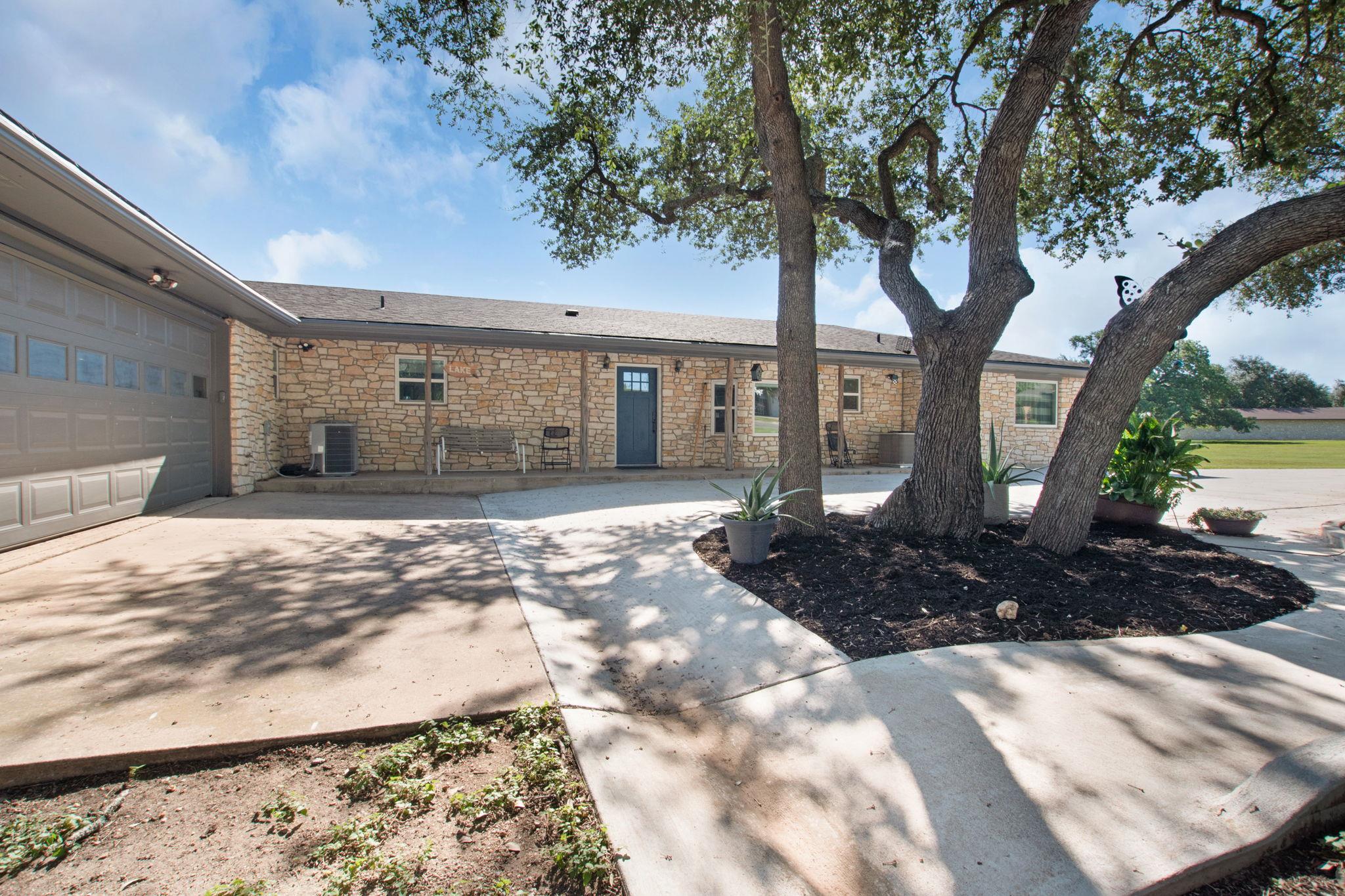 208 Iris Lane LN