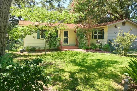 Photo of 18111 Gregg Bluff RD, Jonestown, TX 78645 (MLS # 4758343) Photo of 18111 Gregg Bluff RD, Jonestown, TX 78645 (MLS # 4758343)