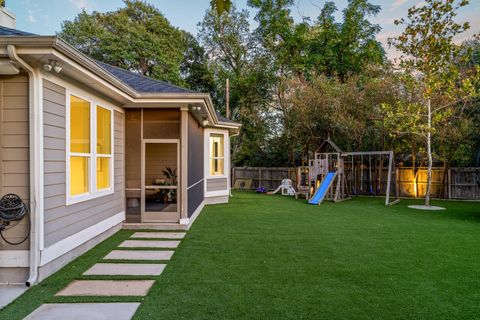 Tiny photo for 2603 Park View DR, Austin, TX 78757 (MLS # 8228023)
