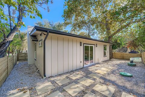 Tiny photo for 10710 Crestview DR, Jonestown, TX 78645 (MLS # 6386677)