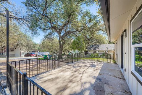 Tiny photo for 10710 Crestview DR, Jonestown, TX 78645 (MLS # 6386677)