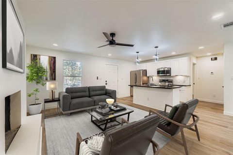 Tiny photo for 10710 Crestview DR, Jonestown, TX 78645 (MLS # 6386677)