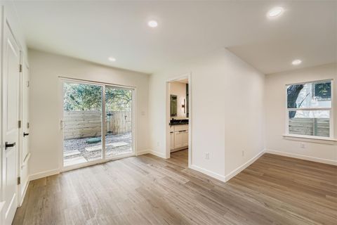 Tiny photo for 10710 Crestview DR, Jonestown, TX 78645 (MLS # 6386677)