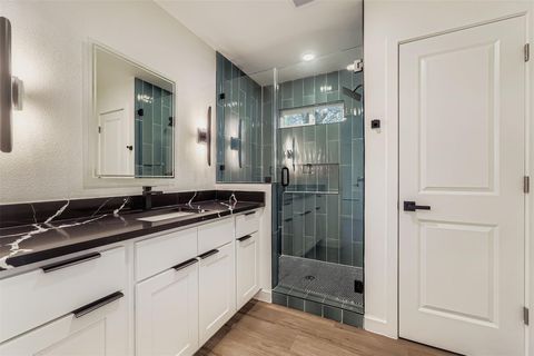 Tiny photo for 10710 Crestview DR, Jonestown, TX 78645 (MLS # 6386677)