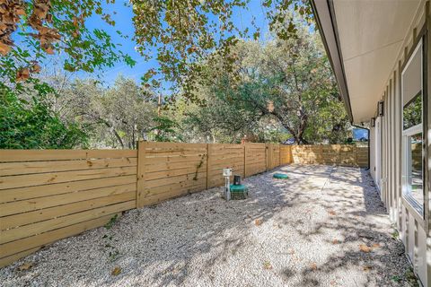 Tiny photo for 10710 Crestview DR, Jonestown, TX 78645 (MLS # 6386677)