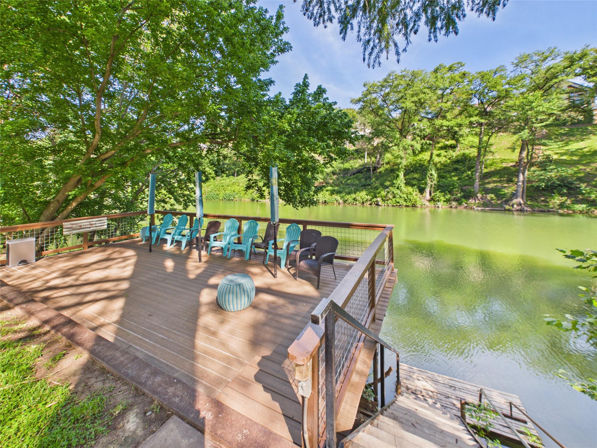 1238 Sleepy Hollow LN