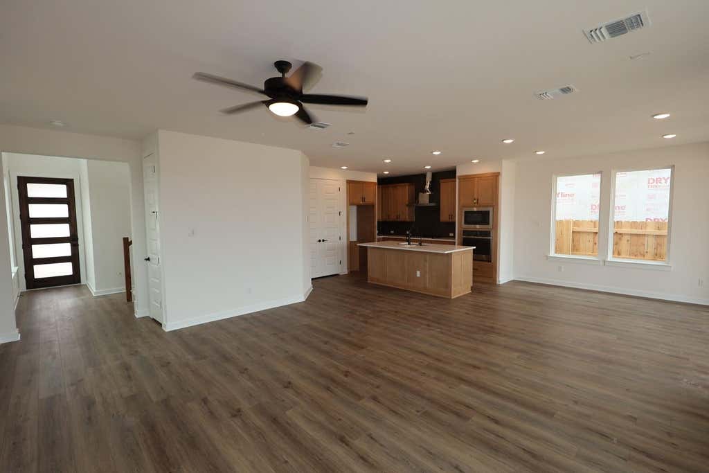 Photo of 220 Bloomington Loop LOOP, Hutto, TX 78634 (MLS # 5023568)