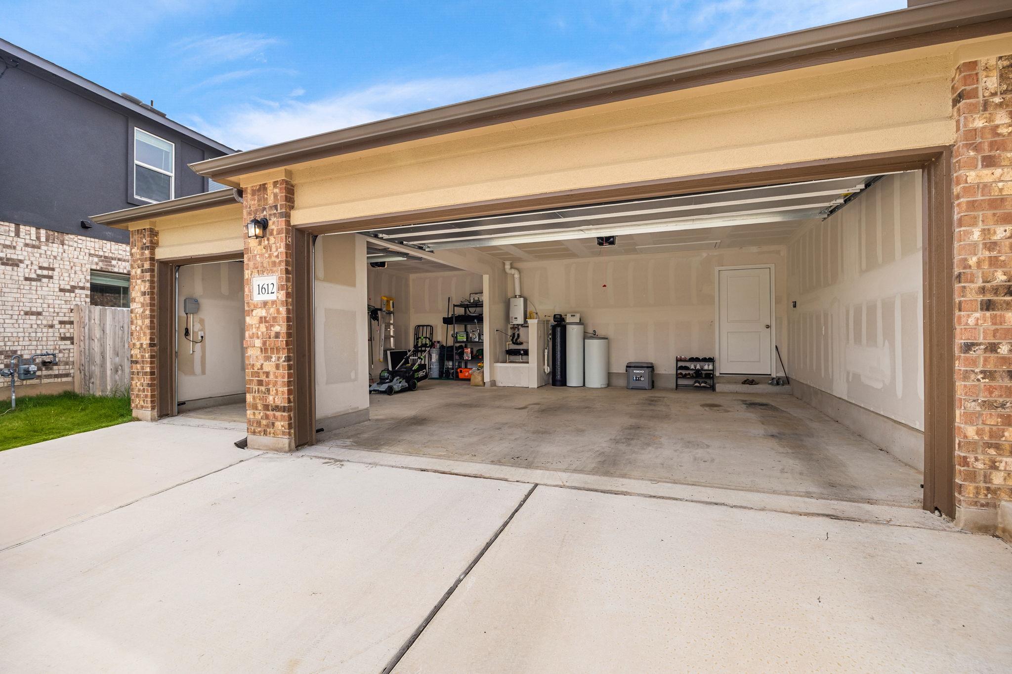 1612 Devine Lake BND